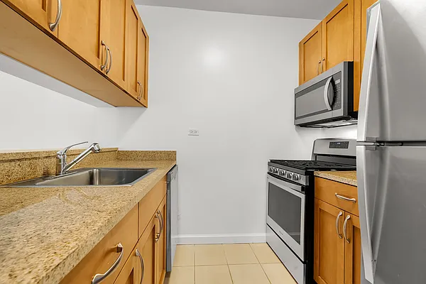 Rented by Compass | media 19