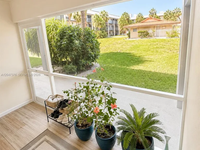 270 E Layne Blvd #110 — Photo 4