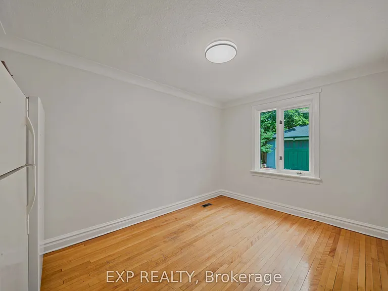 452 Sunnyside Ave — Photo 9