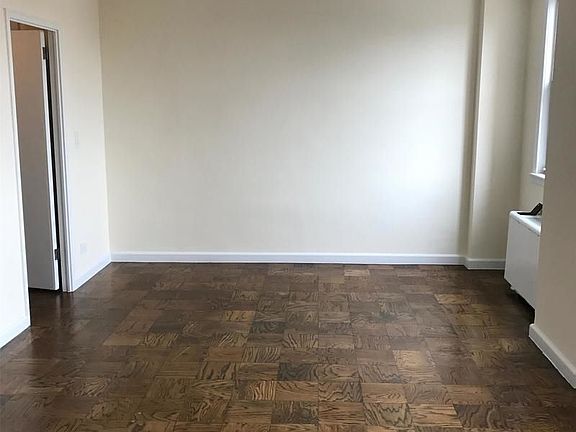 4th image of 245 E 19th St APT 14E
