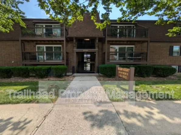 5801 Woodson St APT 100, Mission, KS 66202