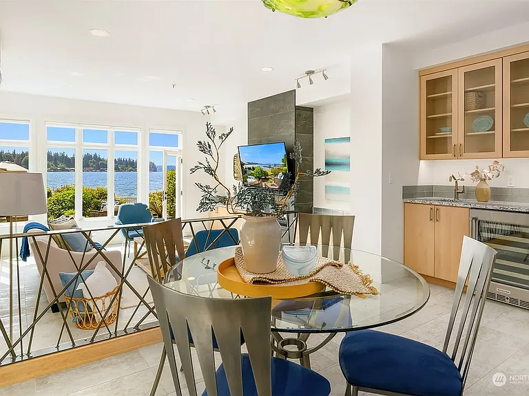 9039 NE Juanita Dr #101 — Photo 2