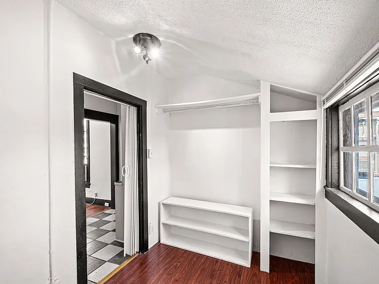 117 Midway Ave #4 — Photo 6