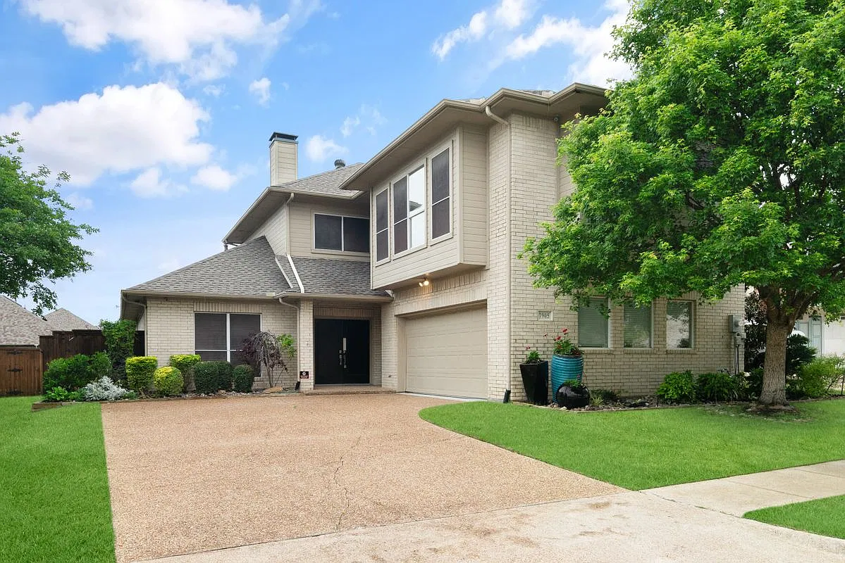 3 bed, 2.5 bath, 2976 sqft, $3,200 — Photo 1