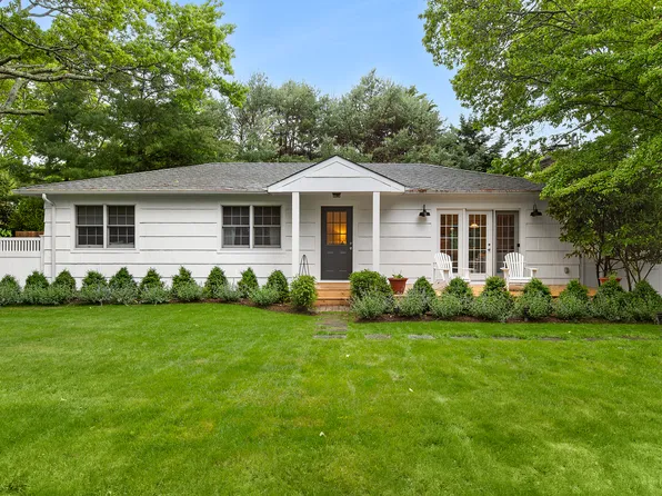 https://photos.zillowstatic.com/fp/ca1ceeb62a9531090d059b6e11f78672-p_e.webp