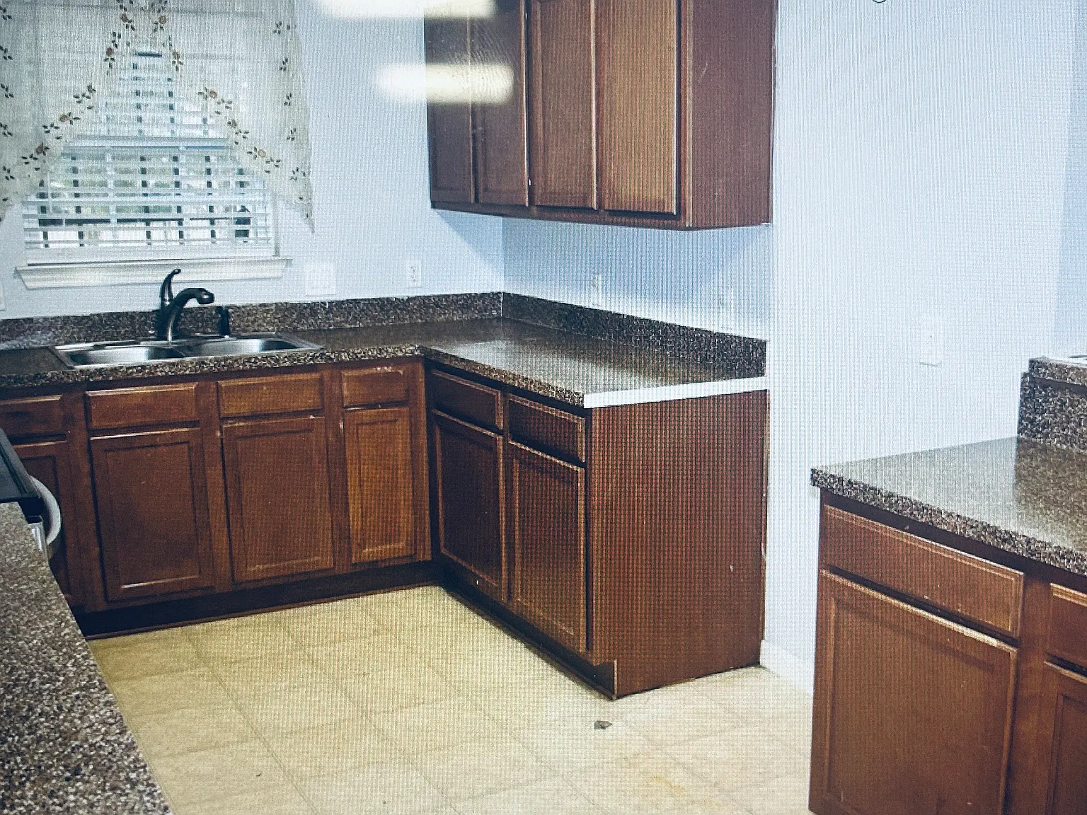 3 bed, 1200 sqft, $2,250 — Photo 2