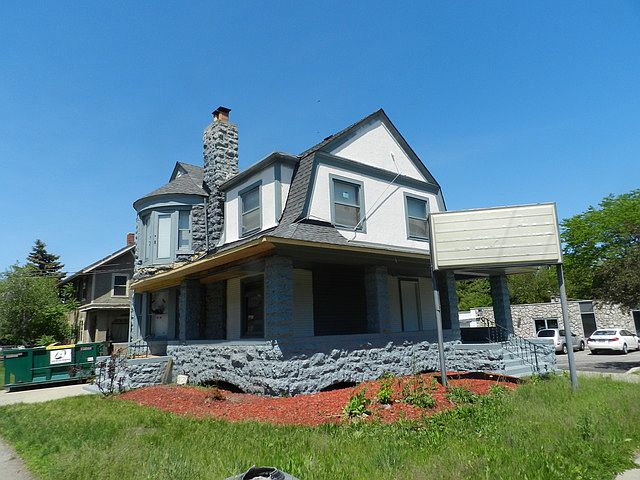 1st image of 204 N Longwood St