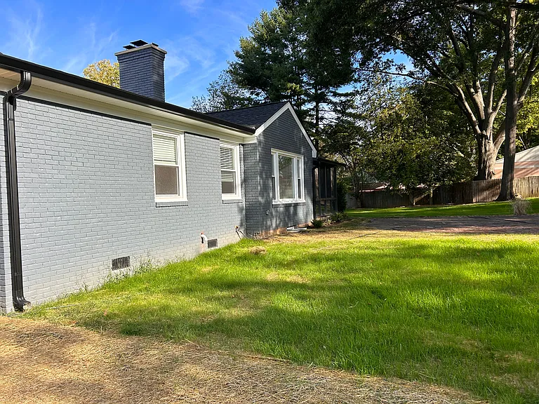 2713 Six Mile Ln — Photo 8