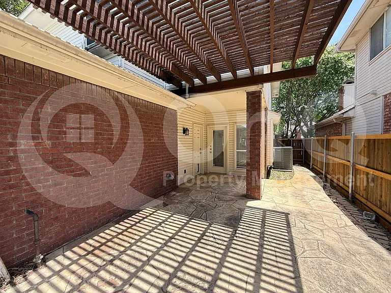 2209 Meadowstone Dr — Photo 24