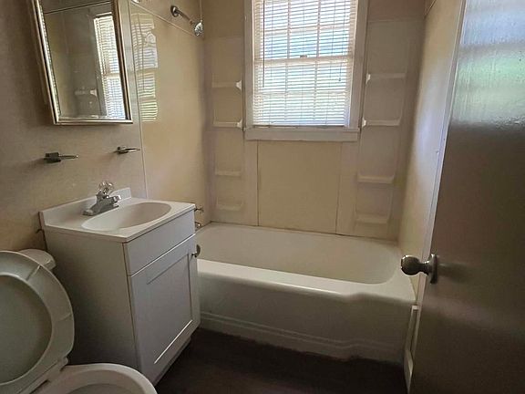 4th image of 3993 Guyton St