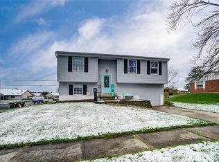 418 Neal Dr, Englewood, OH