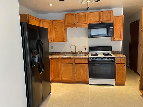 4th image of 4134 Hillside Dr