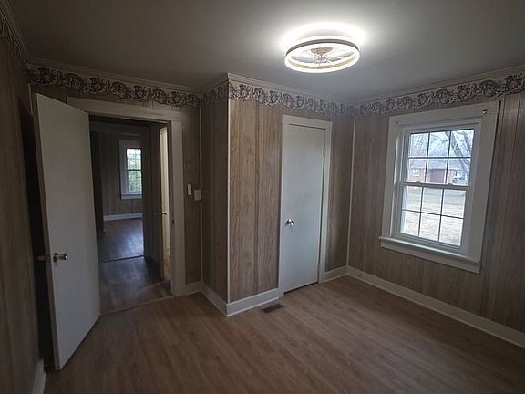 4th image of 403 Old Morrison Rd