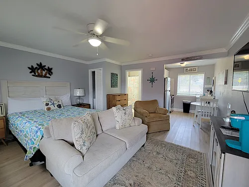1664 Beach Blvd Photo 1