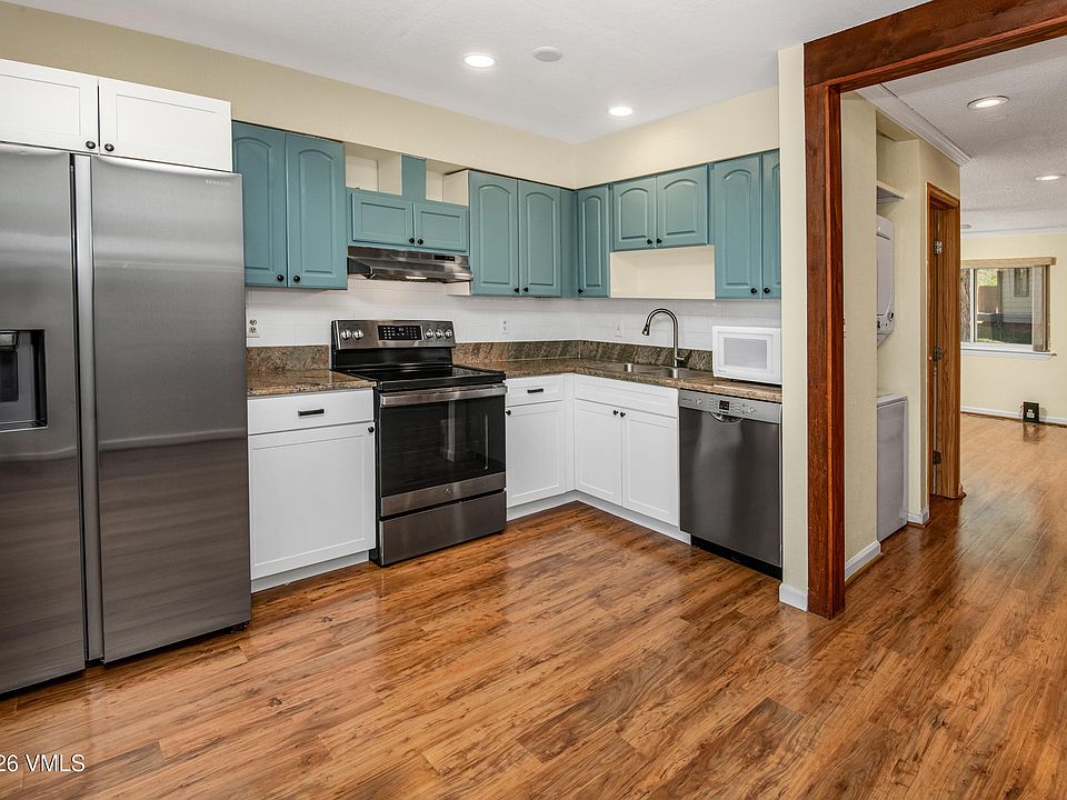 1st image of 85 Chambers Ave APT 2