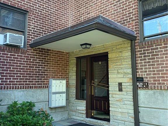 2nd image of 154 Martling Ave APT A4