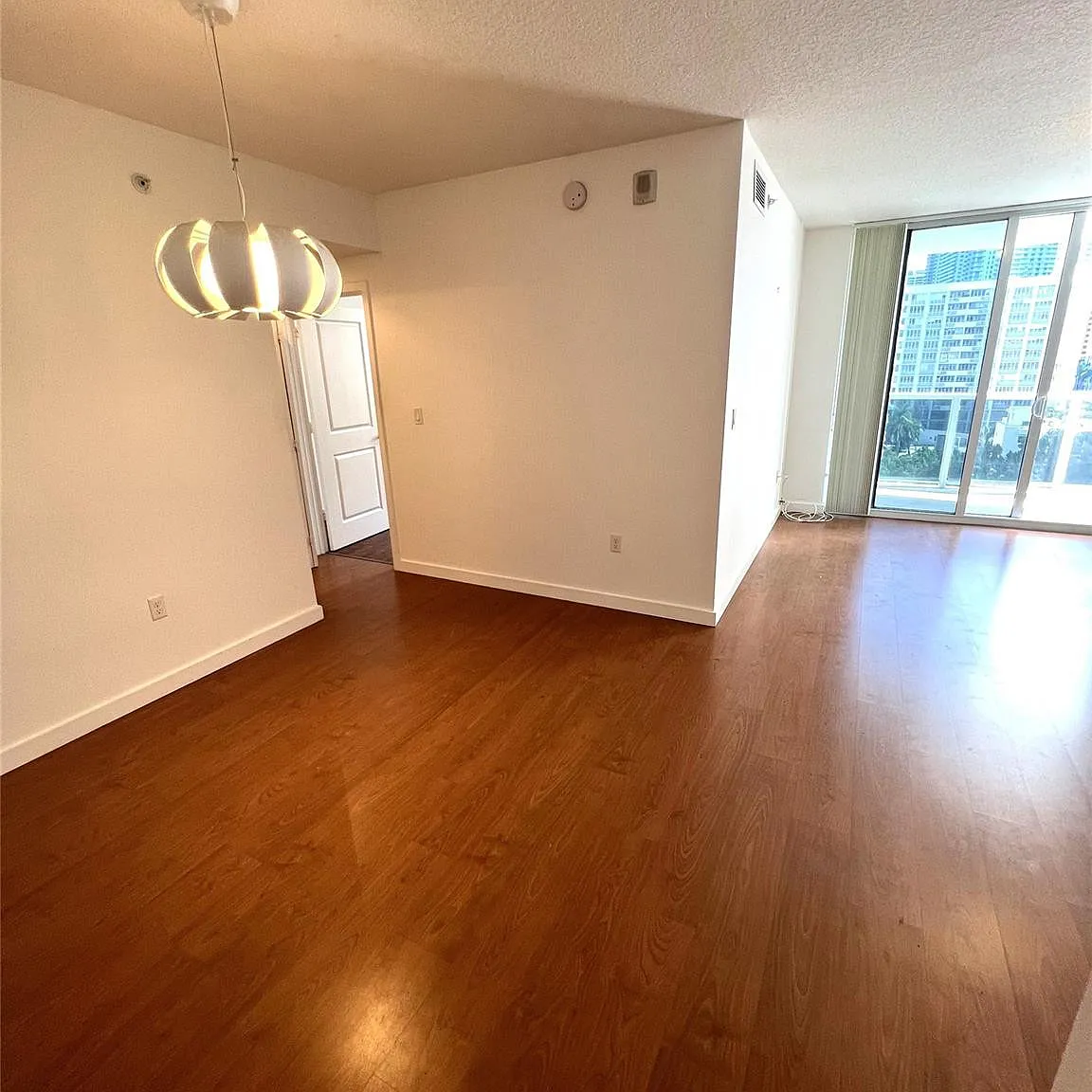 2 bed, 2.0 bath, 953 sqft, $3,300 — Photo 1
