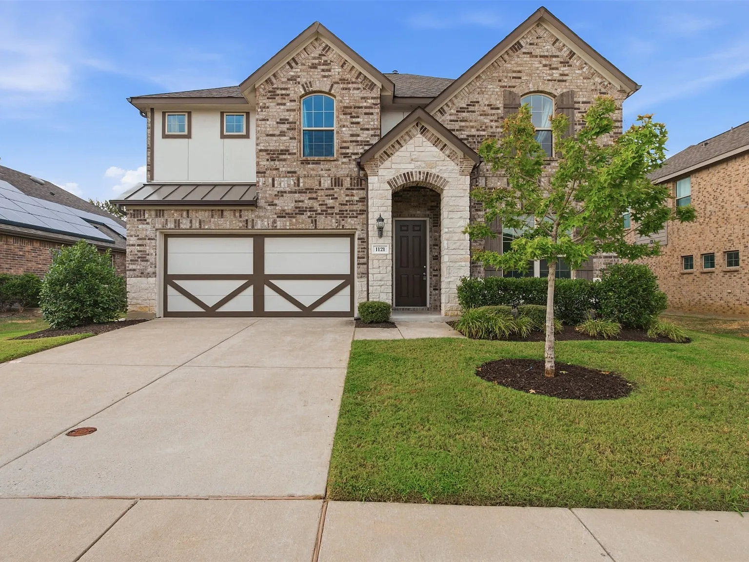 3 bed, 2.5 bath, 2695 sqft, $3,200 — Photo 1