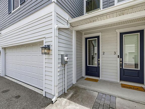 2nd image of 6621 S MANHATTAN AVENUE #2