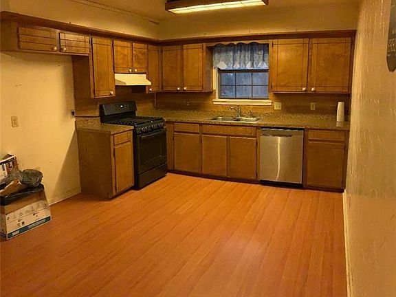 3rd image of 6558 Grawood Dr