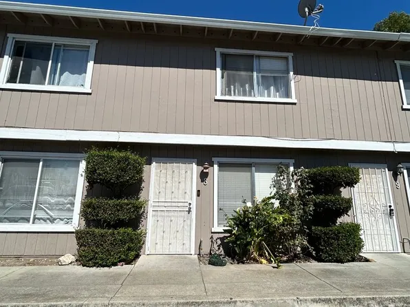 805 South St APT 8, Hollister, CA 95023