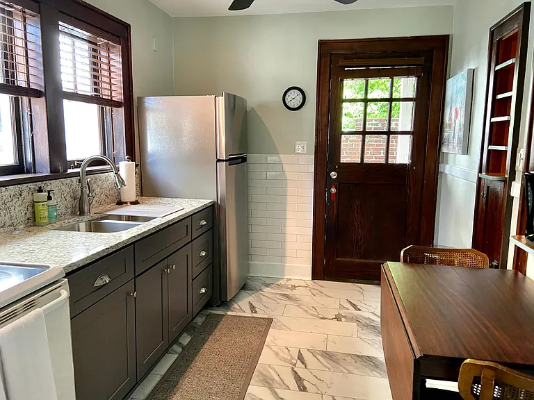 708 Forest Ave — Photo 3