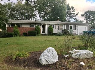 36 Fairfax Dr, Warwick, RI 02888