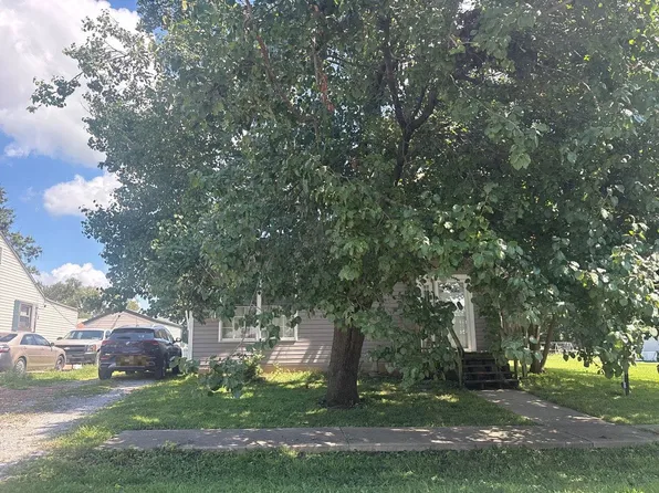 420 N 4th St, Dupo, IL 62239