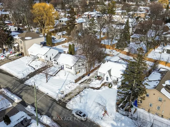 77 Brooklawn Ave, Toronto, ON M1M 2P7