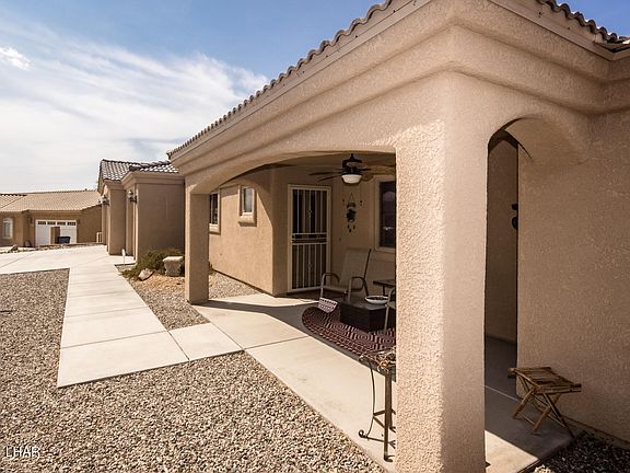 3rd image of 2581 Rainbow Ct