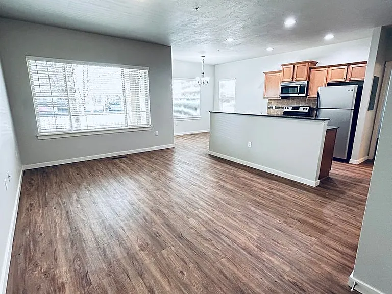 2111 S Accolade Ave — Photo 8
