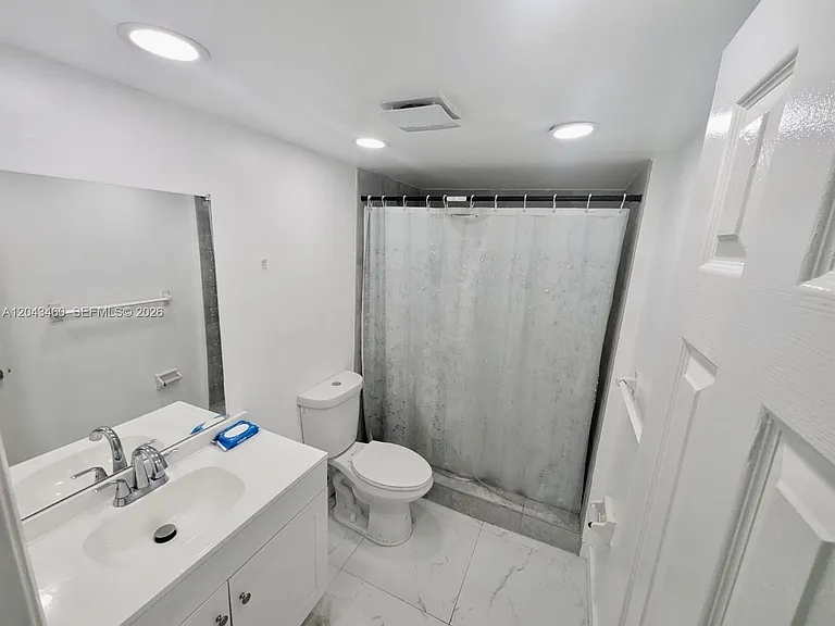700 SE 2nd Ave #313 — Photo 12