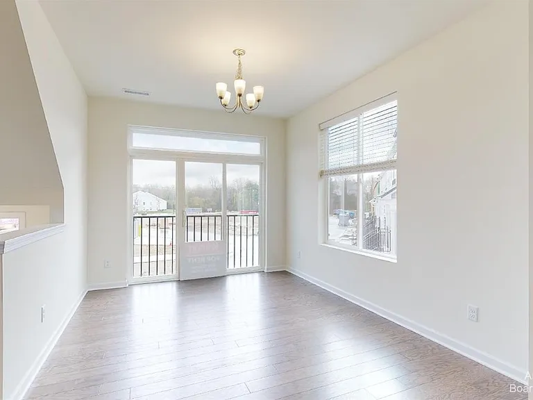 2725 Bristol Ridge Dr — Photo 5