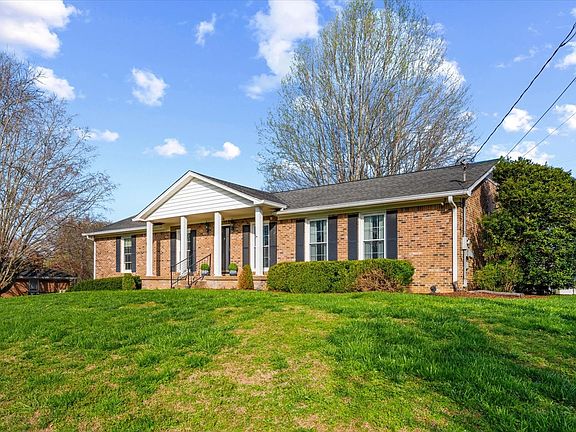 2nd image of 510 Hemingway Dr