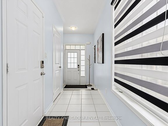 5th image of 2 Rimrock Cres