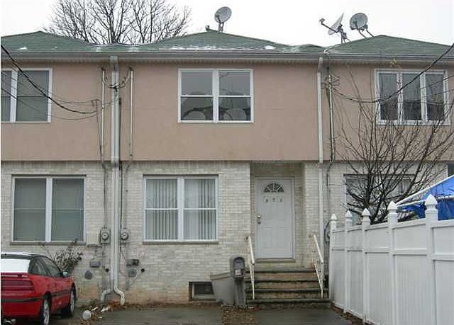 1st image of 853 Patterson Ave