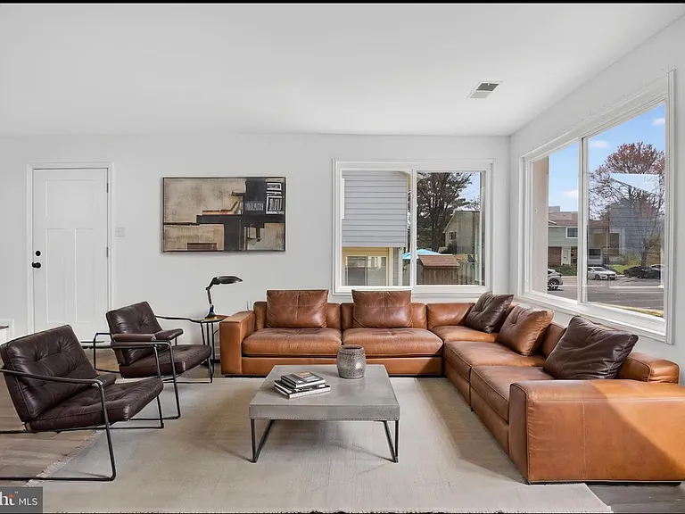 18545 Tarragon Way — Photo 10