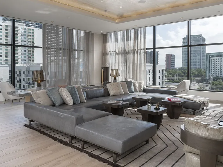 Maizon Brickell — Photo 21