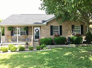 202 Castle Blvd, Paris, KY 40361