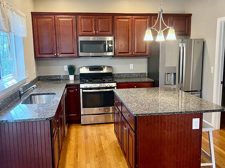 17 Riverview Ct #17 — Photo 2