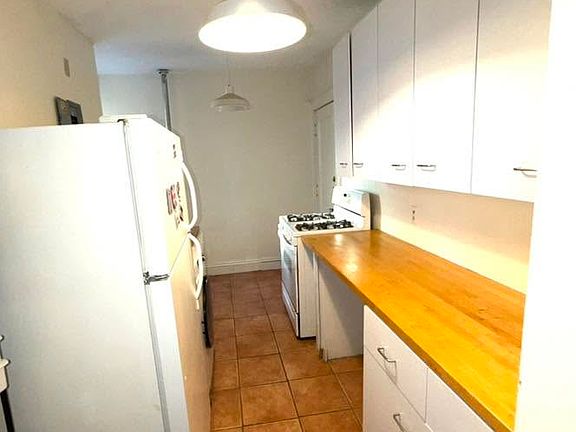 4th image of 31 Concord Ave APT 19