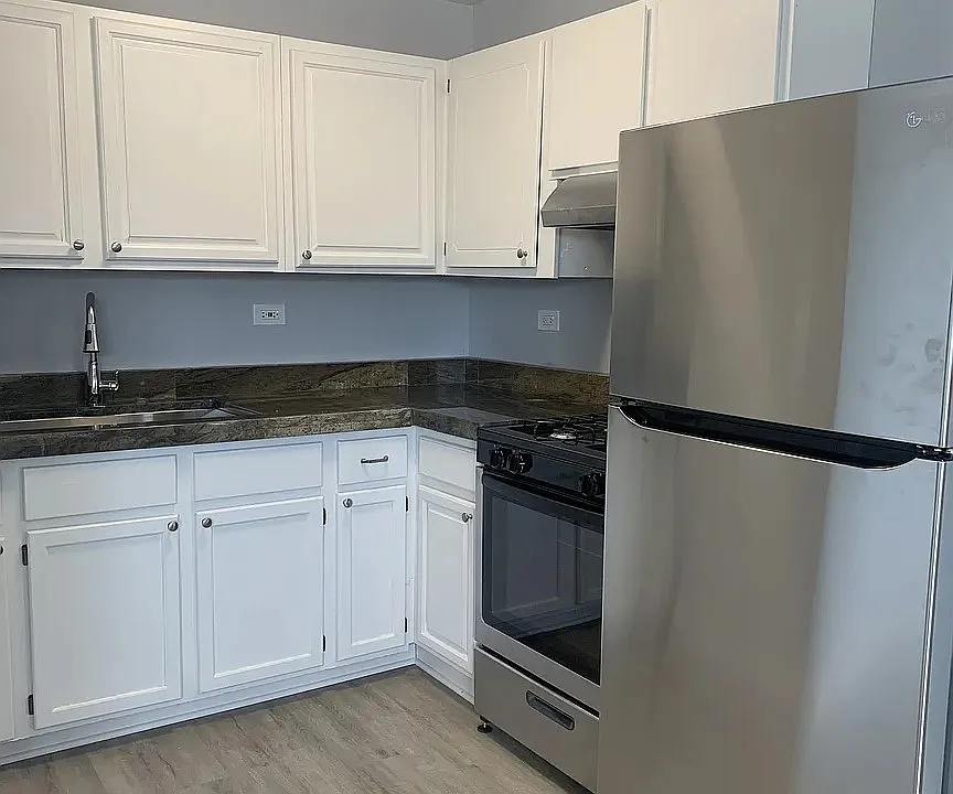 392 Executive Dr #305