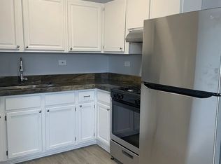 392 Executive Dr #305, Carol Stream, IL 60188