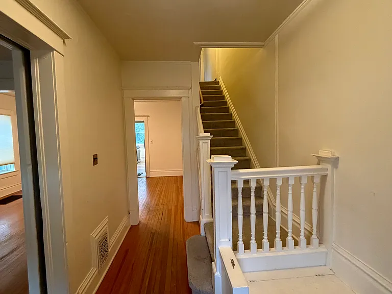 1823 N Clarkson St — Photo 2