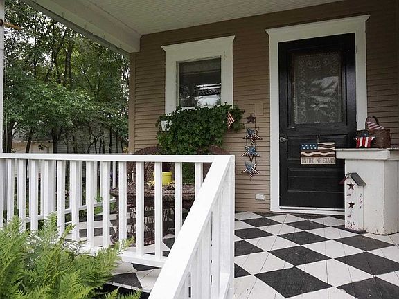 4th image of 114 Deleglise St
