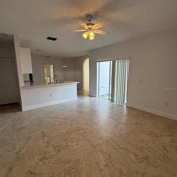 315 Edgewood Ct — Photo 3