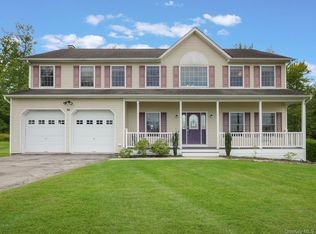 74 Red Maple Way, New Windsor, NY 12553