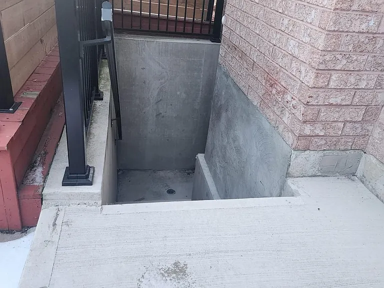 6 Eastway St #BASEMENT — Photo 10