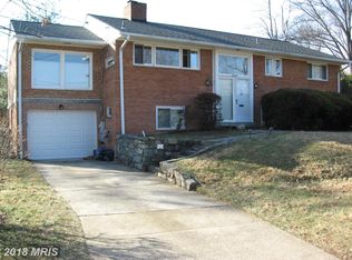 10304 Farnham Dr, Bethesda, MD 20814
