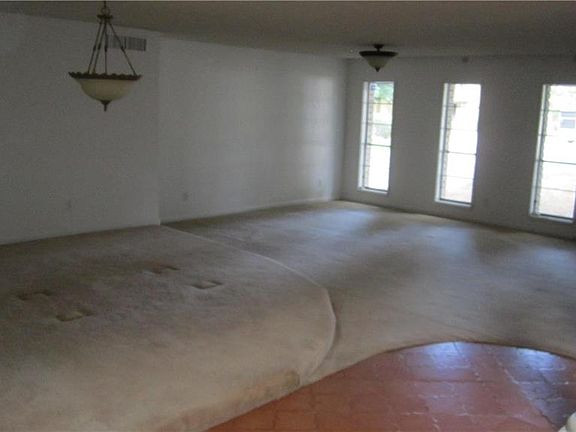3rd image of 608 Las Playas Ct